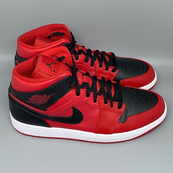 Jordan‎ 1 Mid Reverse Bred Basketball Shoes 554724-660 Men's Sz 10.5